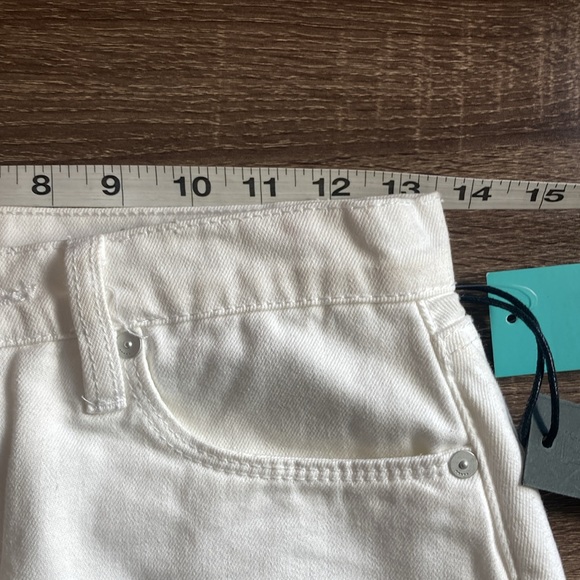NWT BlankNYC White Distressed Frayed Denim Skirt Size 25 - Picture 4 of 7